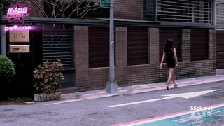 초대남 자지에 만족스러워하는 암캐