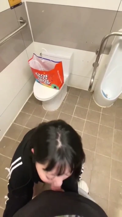화장실 간단 대딸 목까시녀
